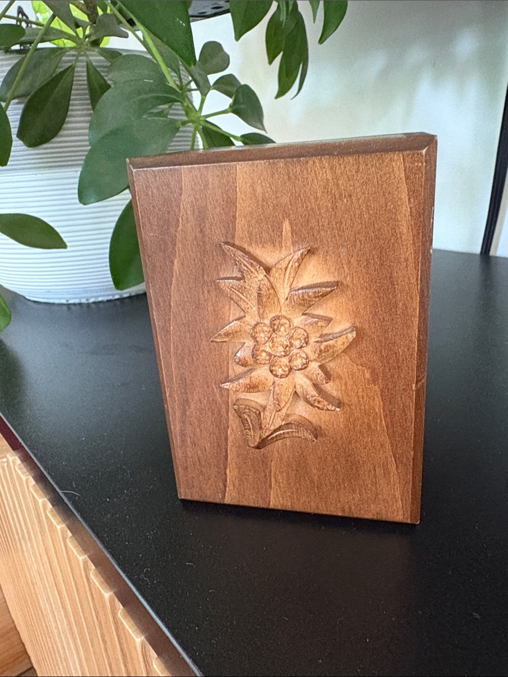MAPSA edelweiss, Swiss musical movement Hand Carved Wooden Box